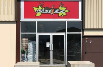 logo culture indoor fond rouge